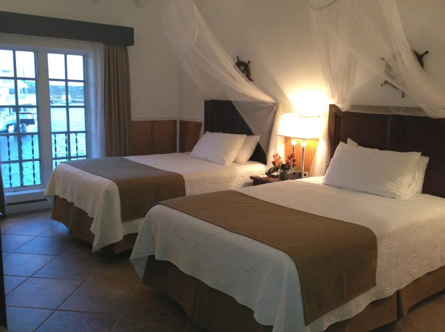 度假村 Harbour Village Beach Club 克拉伦代克
