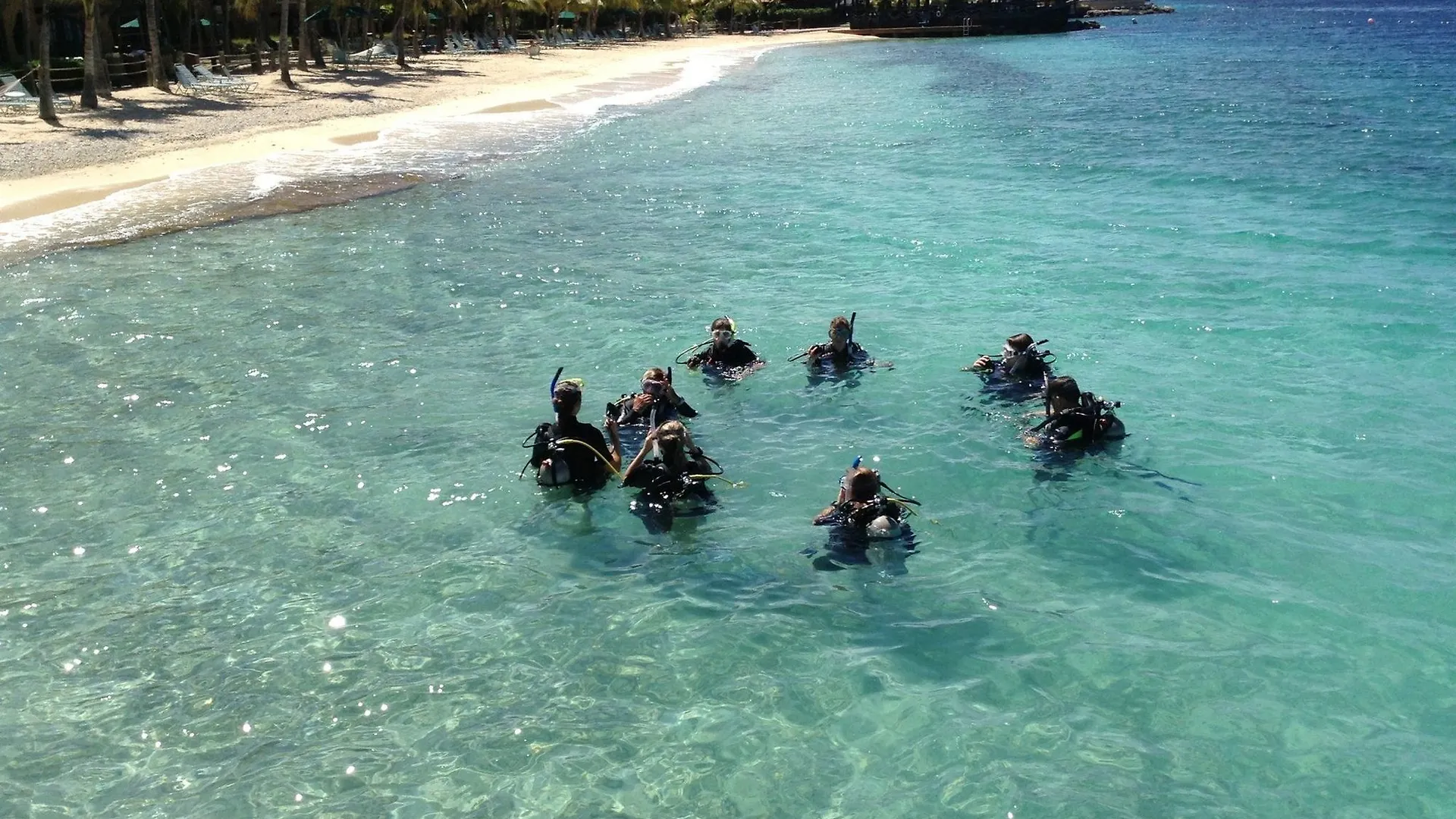 度假村 Harbour Village Beach Club 克拉伦代克