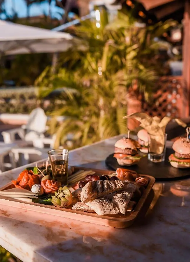 Harbour Village Beach Club Playa