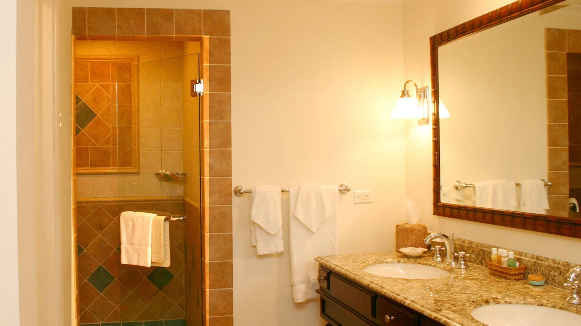 Harbour Village Beach Club Playa Resort